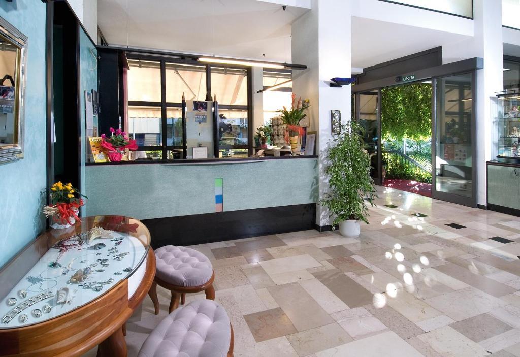 Hotel Acropolis Каттоліка Екстер'єр фото